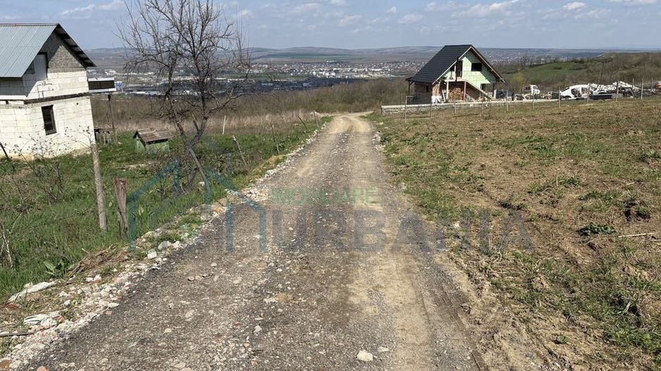 Terenuri intravilan în satul Vladiceni, comuna Tomești - Poză 6