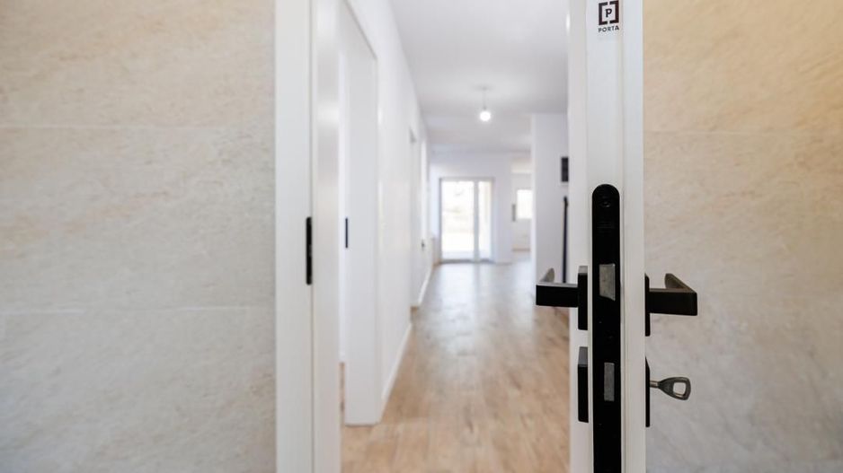 Duplex P+E în Moșnița Nouă, 3 dormitoare, 3 bai, teren 403 mp. Comision 0% - Poză 54