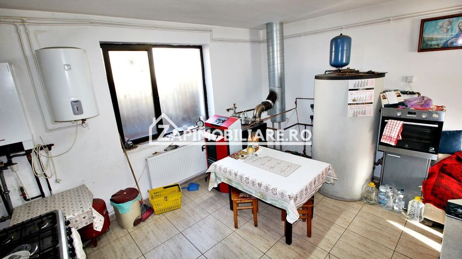 Casa 8 camere,4 bai,482mp,1.100mp teren,2 garaje,0% comision - Poză 26