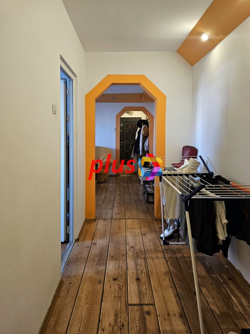 Oportunitate. Apartament cu trei camere, zona Astra 57 mp - Poză 2