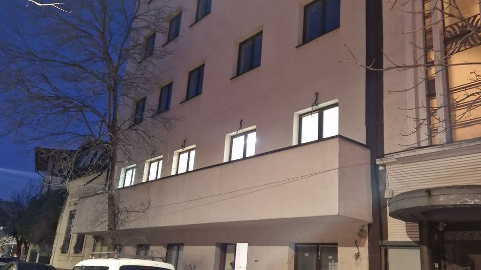 Inchiriez /Vand Spatiu Birouri P+ 5 E , sector 2,Bucurest,Central,lang - Poză 4