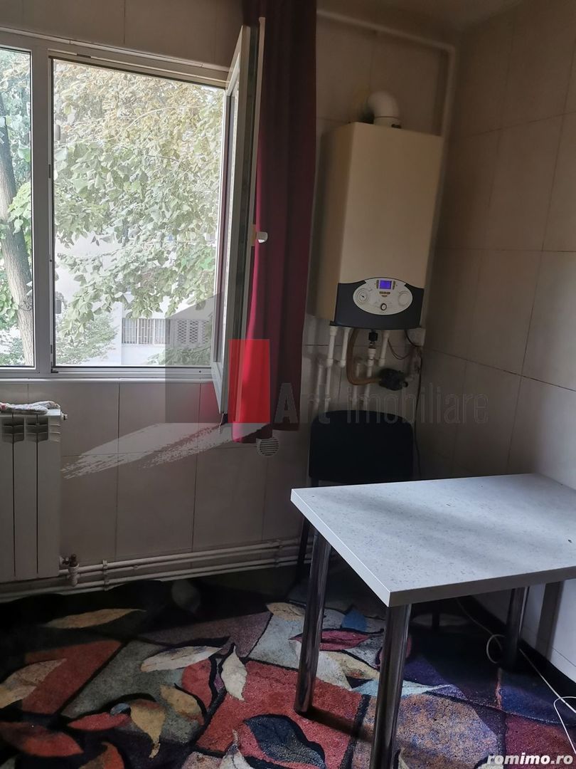 Vânzare apartament semidecomandat 4 camere cu centrală Bd. Obregia - Poză 35