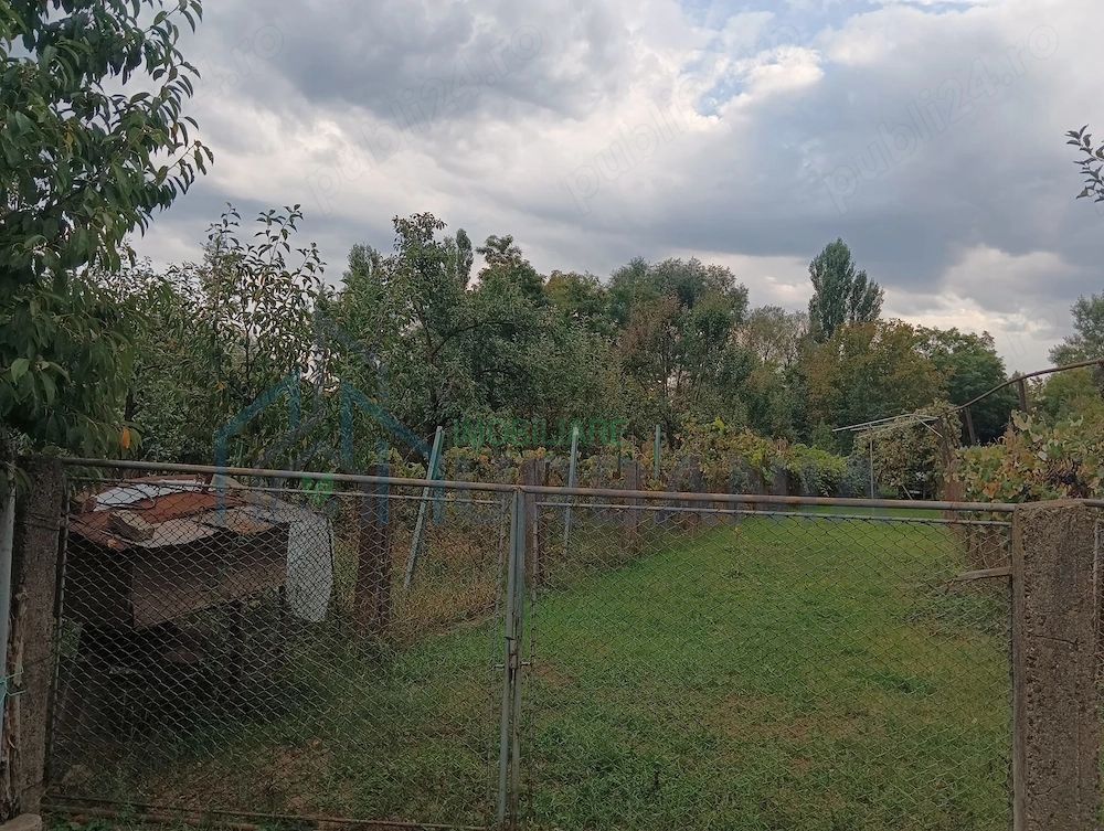 Casă de vânzare cu teren de 1450 mp în Lunca, Pașcani, lângă școală - Poză 2