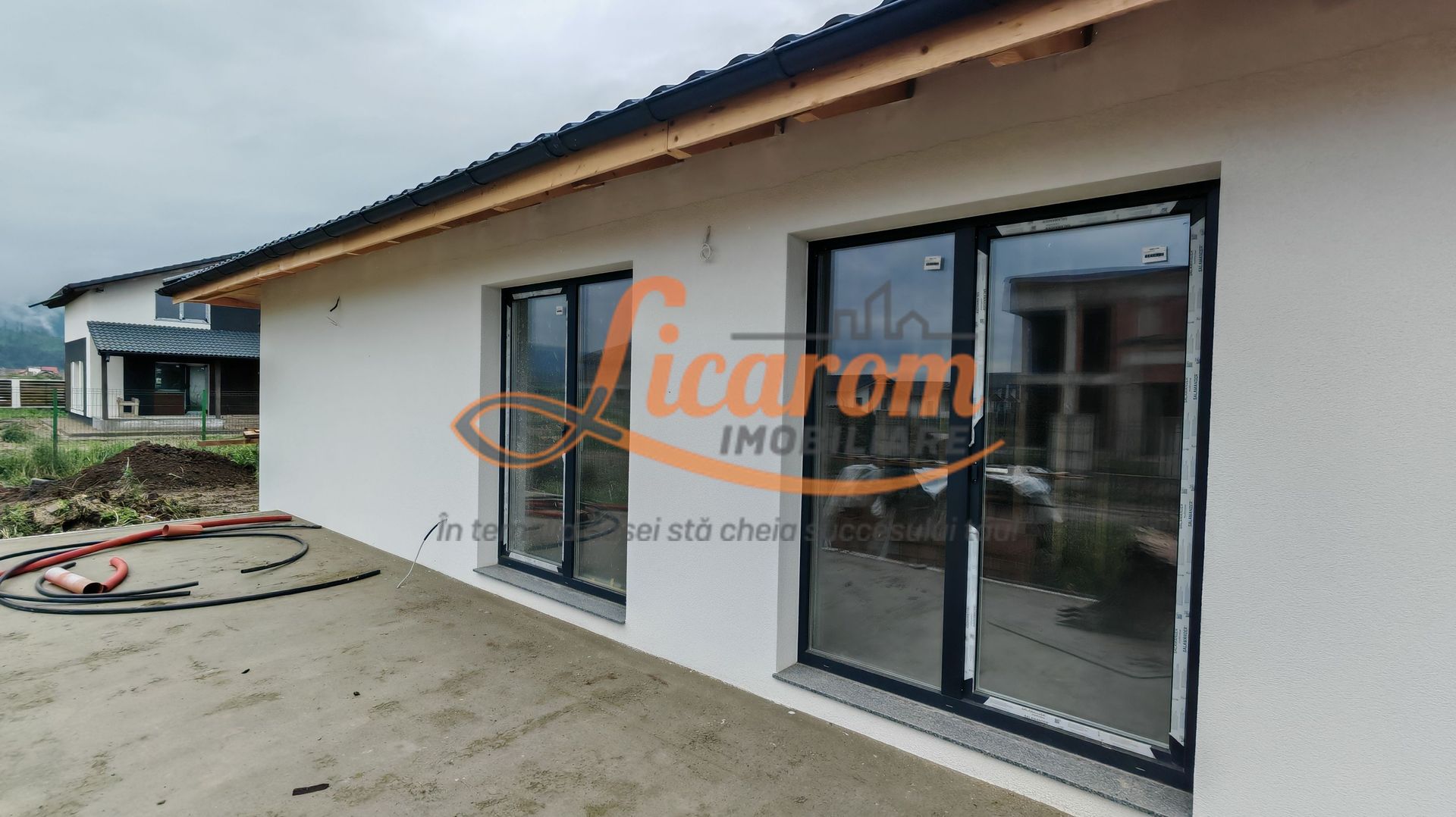 Casa la cheie in CRISTIAN pe Parter, zona de vile,270.000 euro - Poză 2
