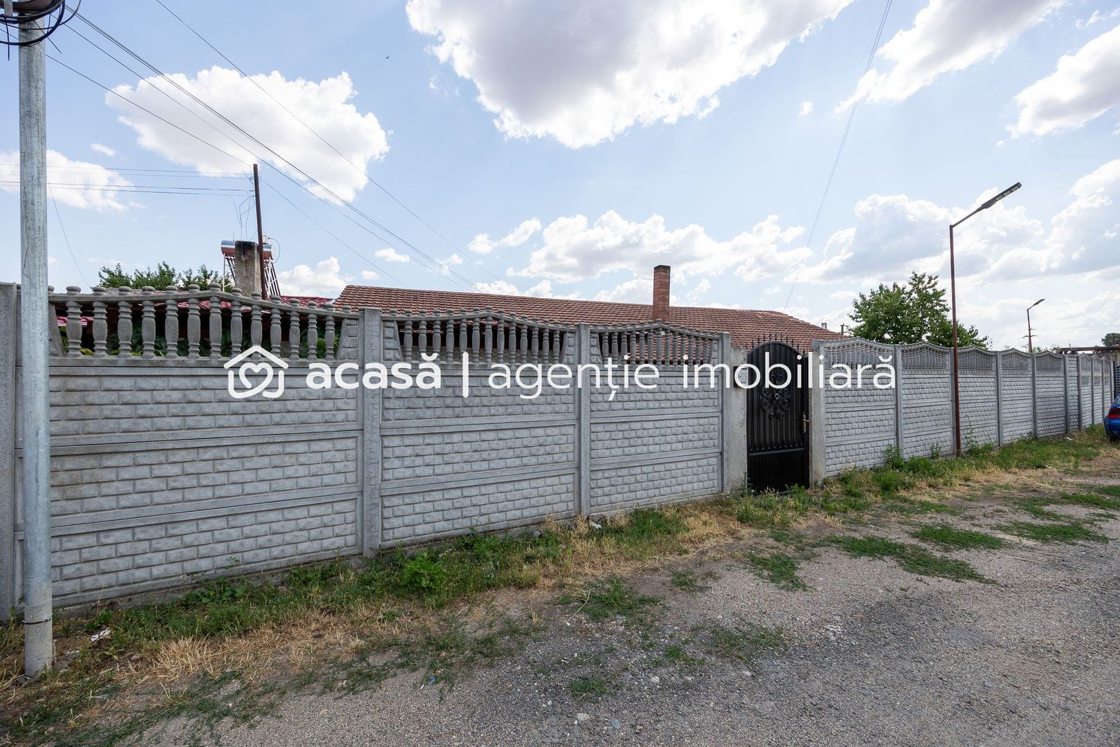 Rezervat Casă renovată cu 3 camere din cărămidă în Gradiste - Poză 1