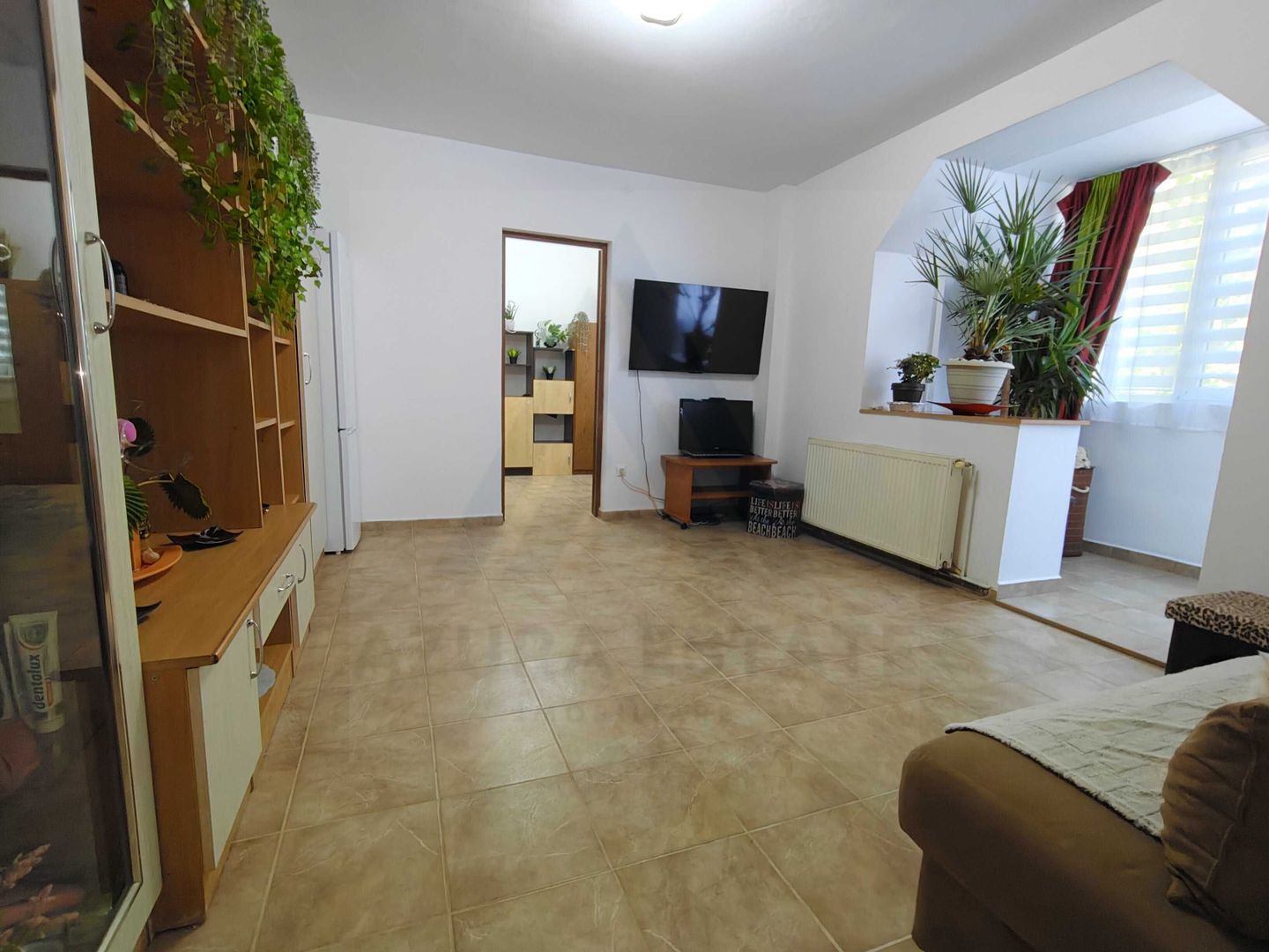 Apartament cu 2 camere bucatarie inchisa si balcon in zona Hipodrom 2 - Poză 2