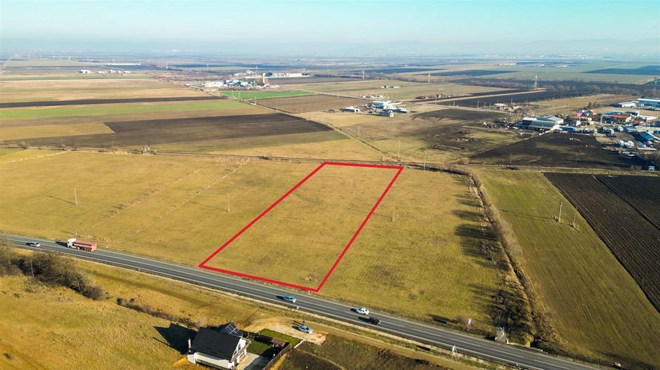 16.000 mp, teren intravilan, construibil, conditii apreciabile, Codlea Brasov - Poză 4