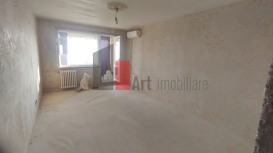 Vânzare apartament 3 camere decomandat Bd. Obregia - Turnu Măgurele - Poză 1