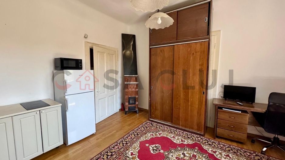 Apartament în vilă, zonă centrală, parcare - Poză 3