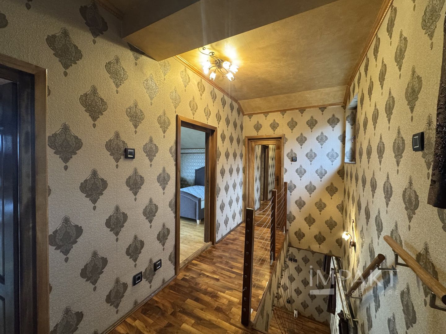 apartament 3 camere 100 mp pe 2 etaje zona Horea central, de închiriat - Poză 8