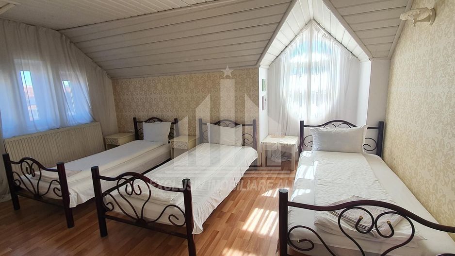 Cazare la pensiune in Centru - Poză 3