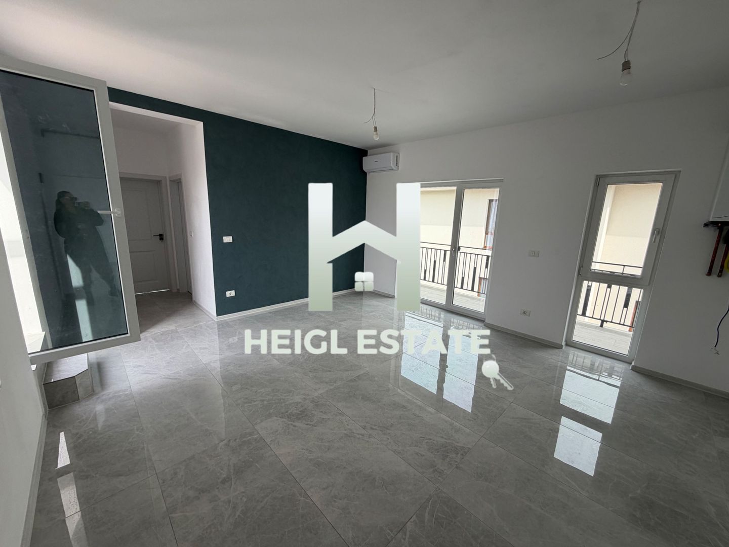 Apartament cu 2 camere si 45 mp terasa in zona Braytim - Poză 3