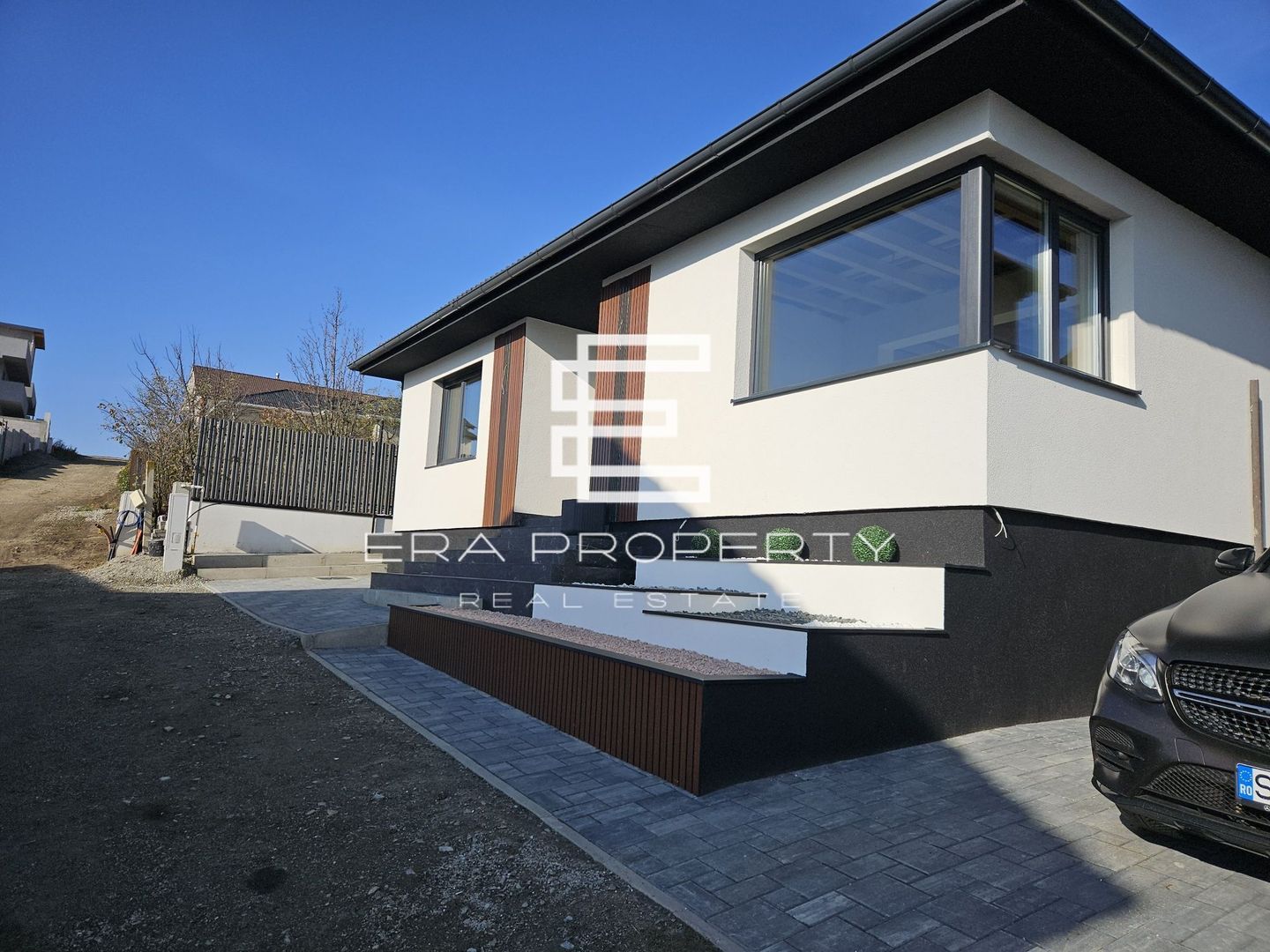 Casă modernă pe un singur nivel– confort, lumină și intimitate, aproape de Sibiu - Poză 1