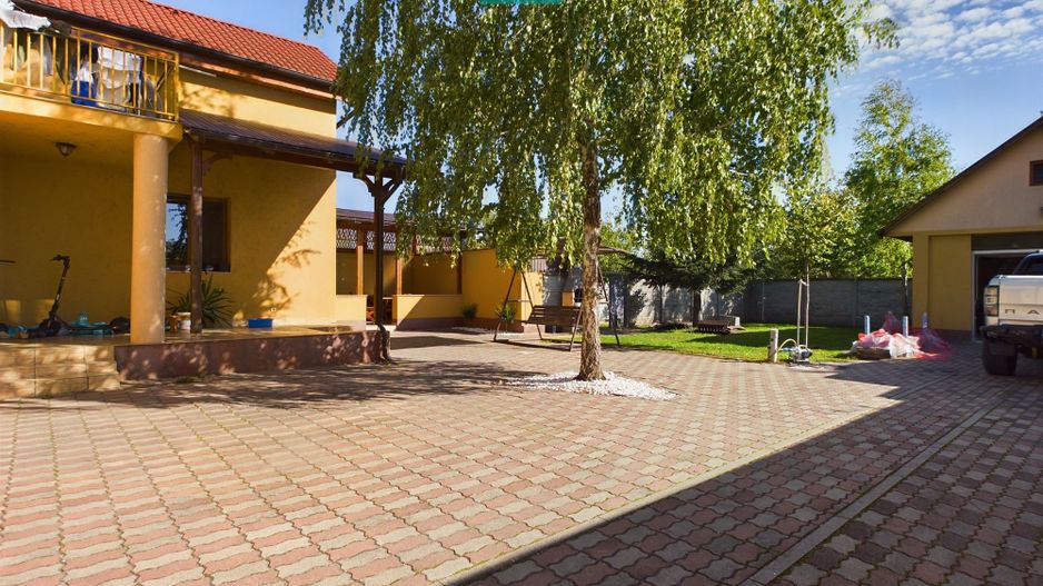 Vilă cu teren generos în Pârneava - Poză 17