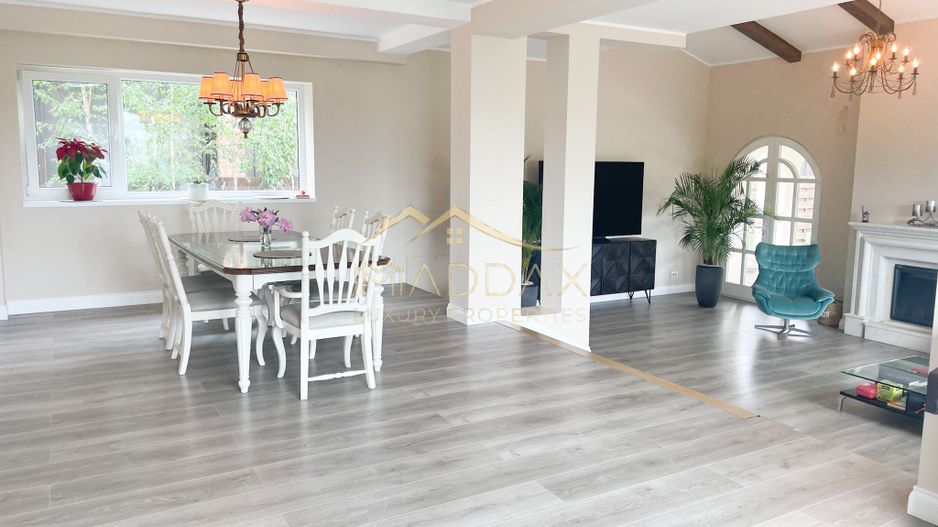 Vila Paradisul Verde ,  vedere  spre lac  **** curte 700 mp - Poză 21