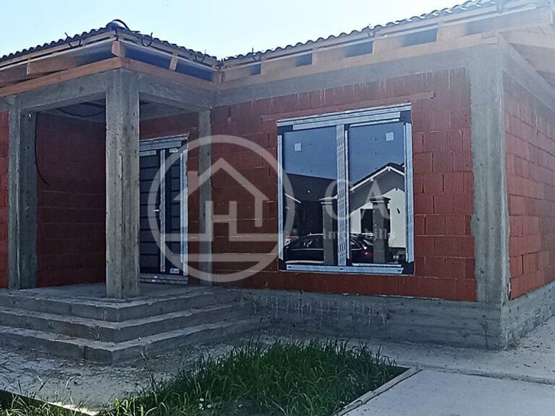 Casa de vanzare cu 4 camere in zona Santandrei, Oradea - Poză 2