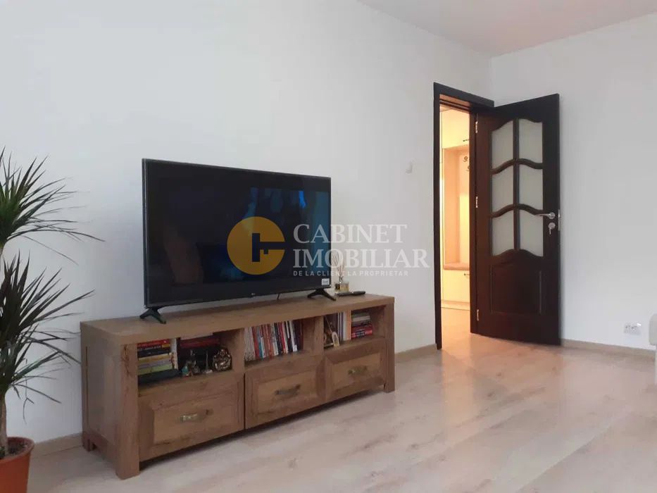 3 camere decomandat- Etaj 2- Renovat - Zona Alexandru cel Bun/ Minerva - Poză 5