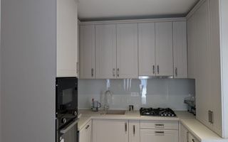 Apartament 3 camere 2 bai 70 mp utili terasa si parcare in Selimbar - Poză 5