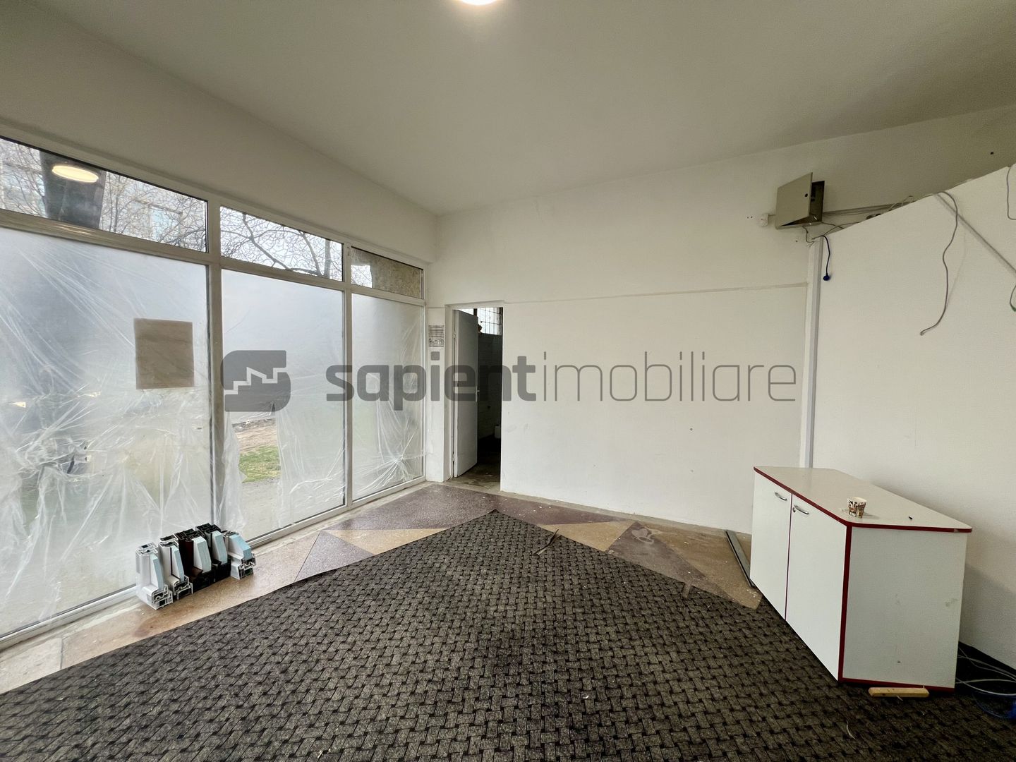 Sapient | Spațiu comercial _ Piața 22 Decembrie, Oradea - Poză 6