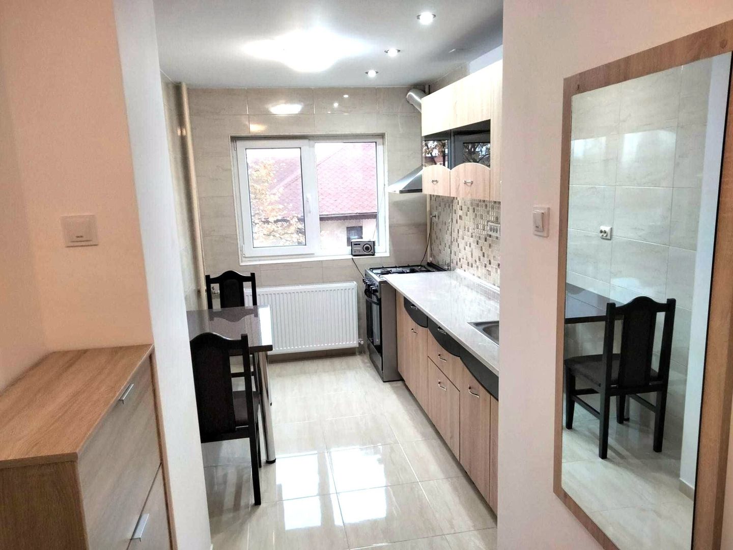 Închiriere Apartament cu 2 camere renovat complet, Smart TV ✨ - Poză 2
