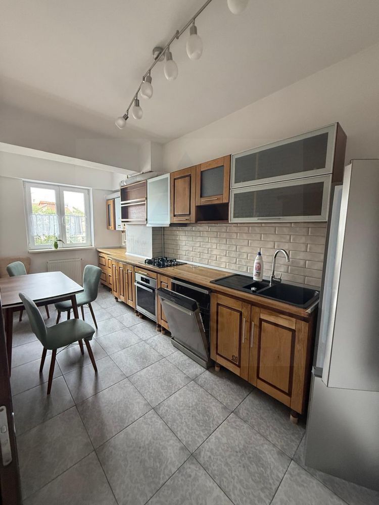 Apartament 3 camere 77mp Etaj 1 balcon 8 mp Bulevardul Mihai Viteazu - Poză 2