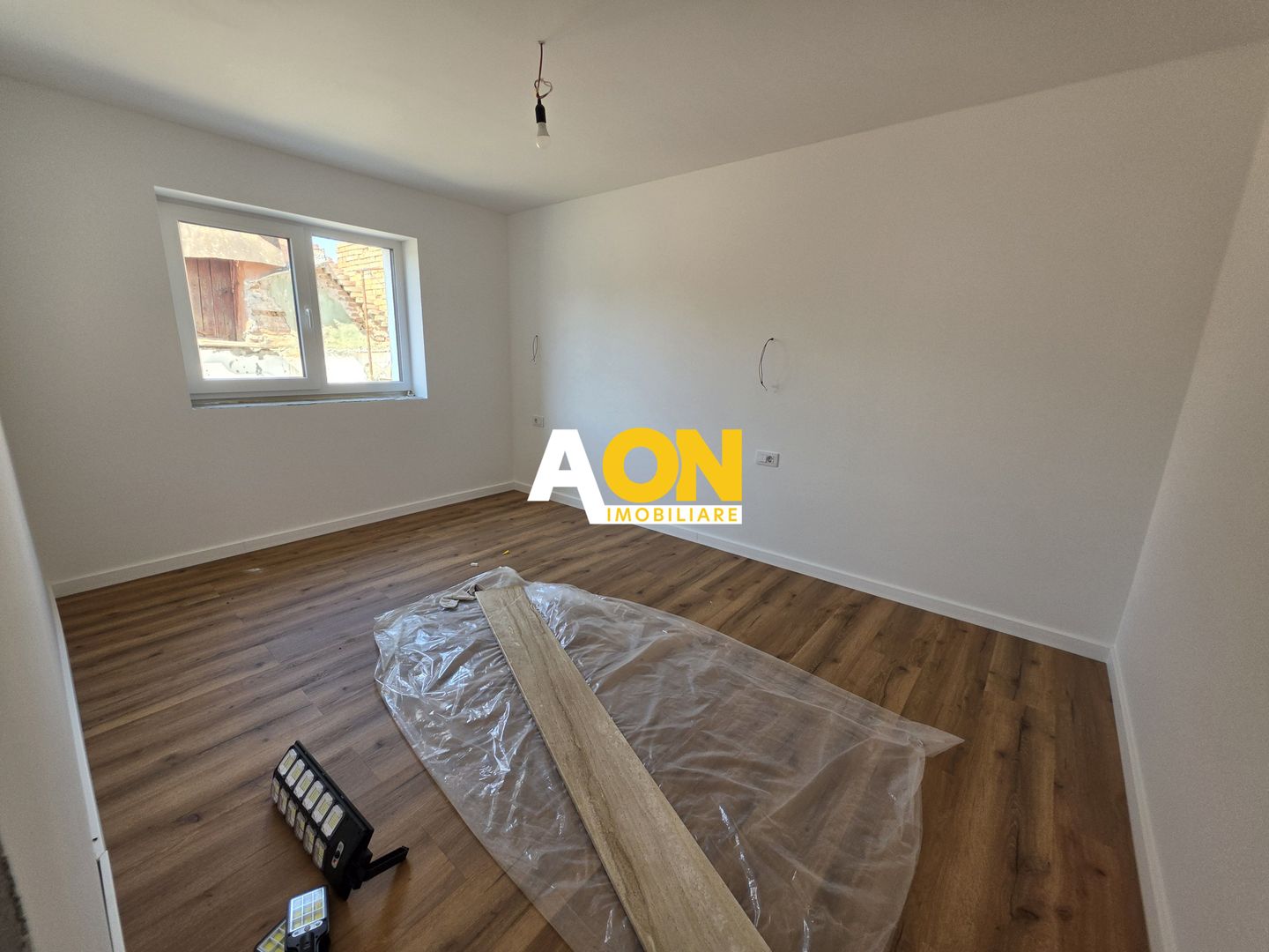 Casă 4 Camere, 2 Bai, 900mp Teren - Poză 16