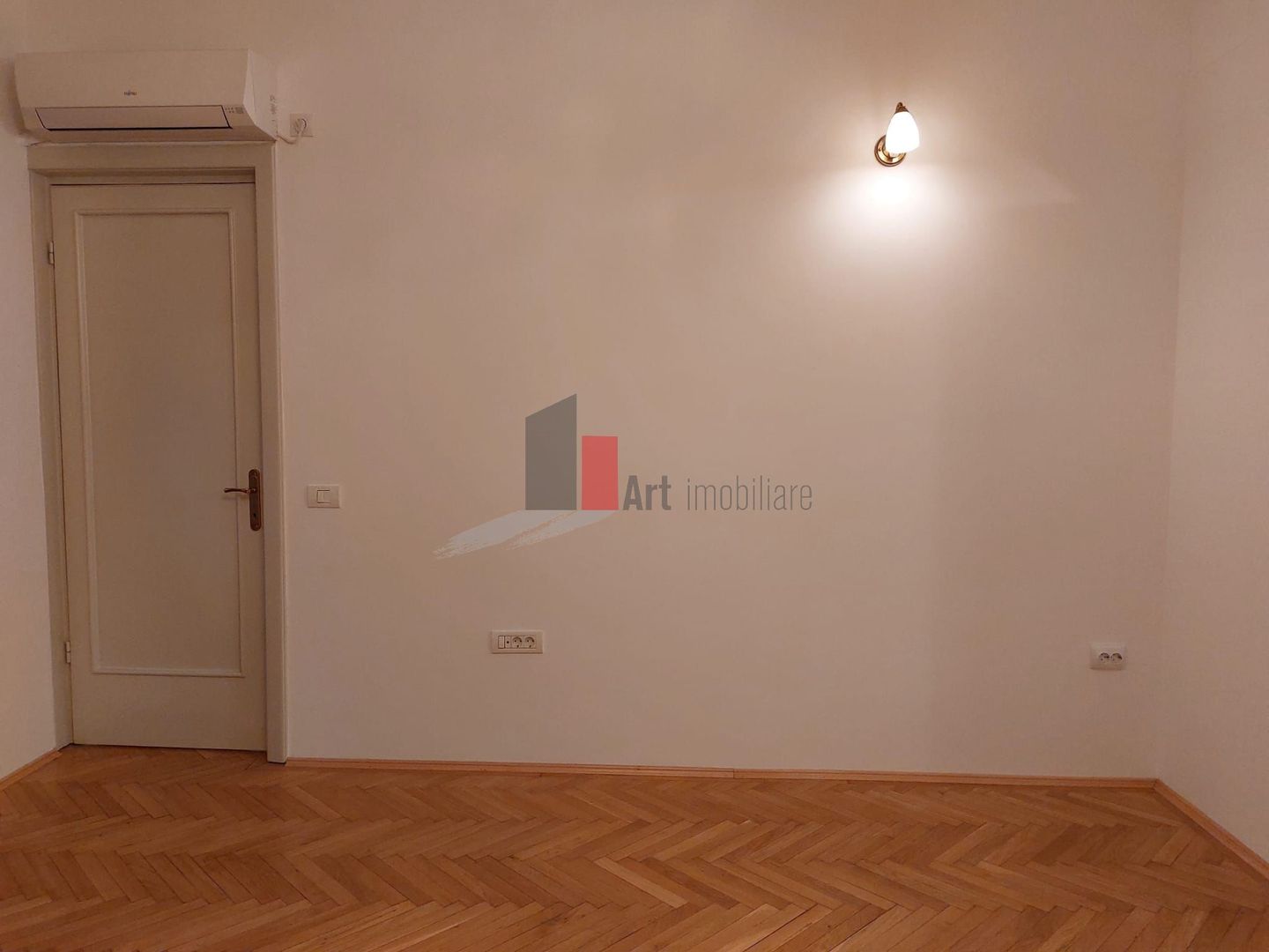 Apartament "COBERTURA", PENTHOUSE "PIATA SPANIEI", TERASA 63 mp, CONSOLIDAT 1978 - Poză 22
