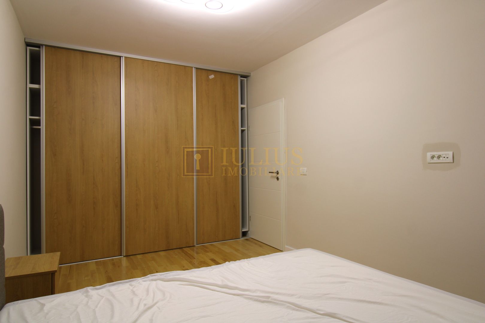 Casa in Ghiroda, 5 camere, 2 bai. - Poză 9