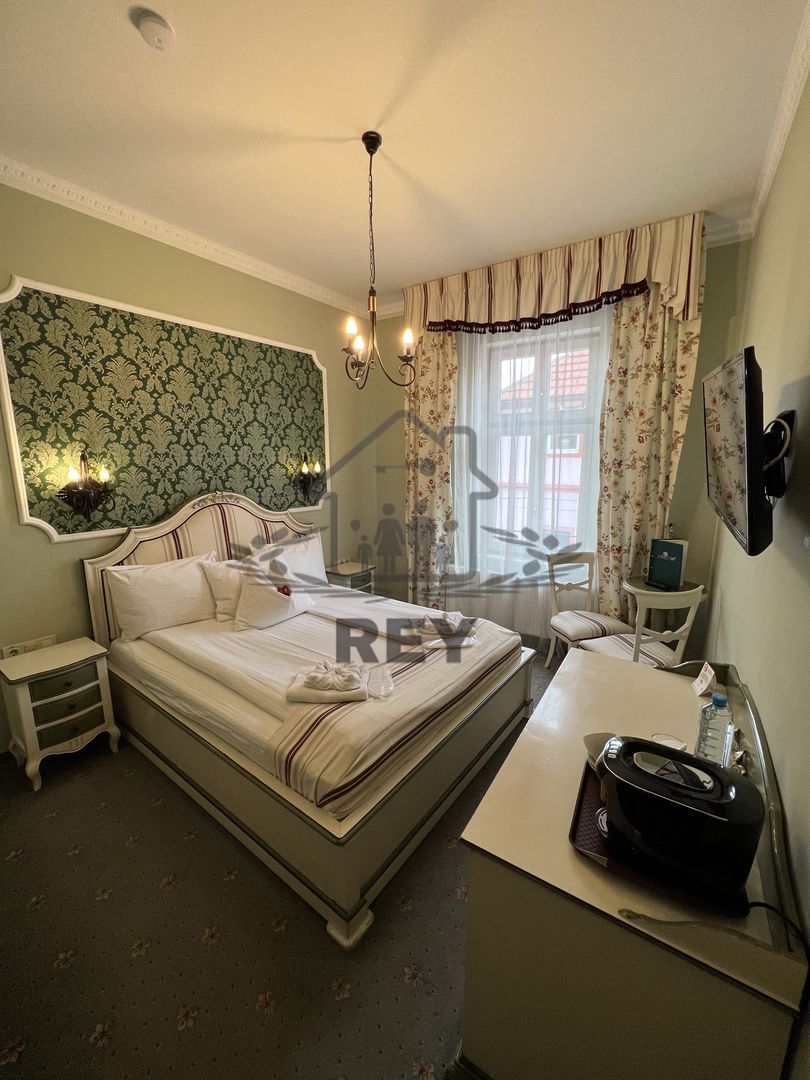 Vila de vanzare in zona Centrala/Orasul de jos - Poză 32