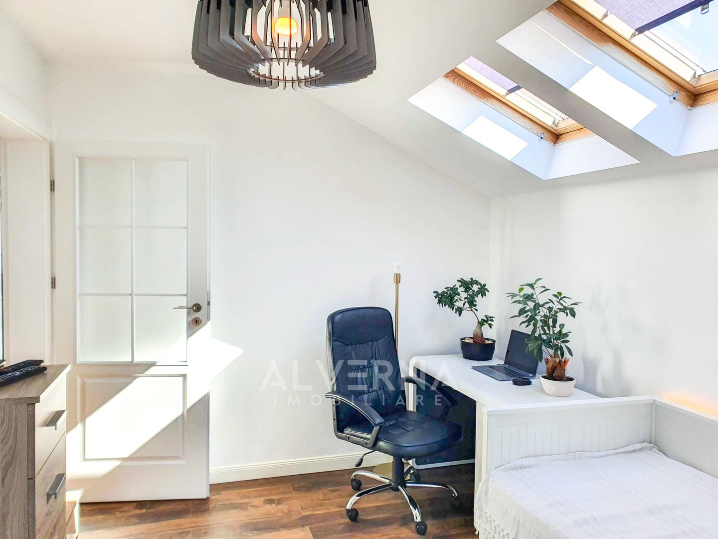 Apartament 3 camere,  bloc nou, 64 mp, mobilat, utilat, zona VIVO - Poză 7