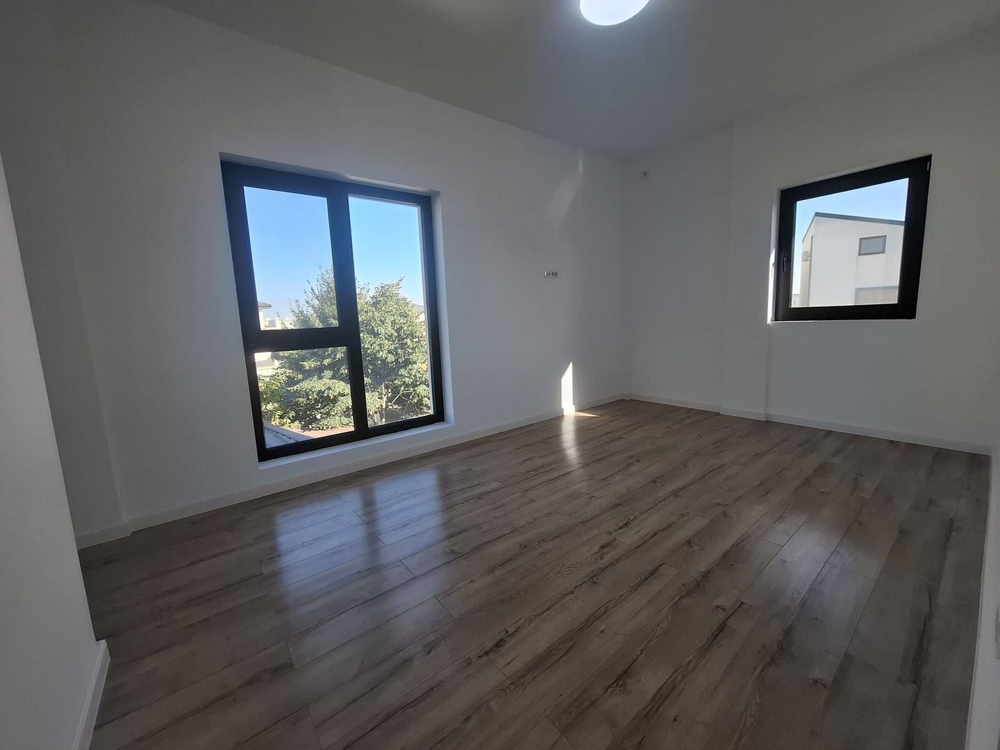 Vila individuala SUPERBA Tunari, ZONA BUNA, TOATE utilitatile - Poză 13