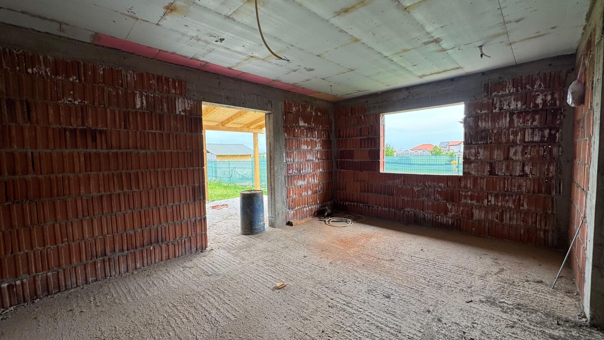 COMISION 0 | Duplex pe parter | 3 camere | 90 mp utili | La cheie{} Șag - Poză 3