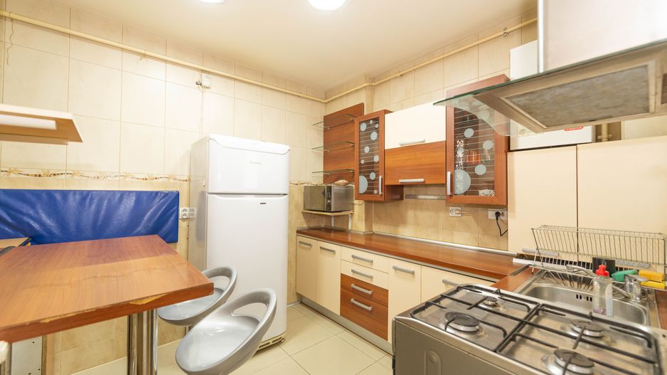 Apartament cu 3 camere de inchiriat, 69 mp utili, Mall Vitan - Poză 13