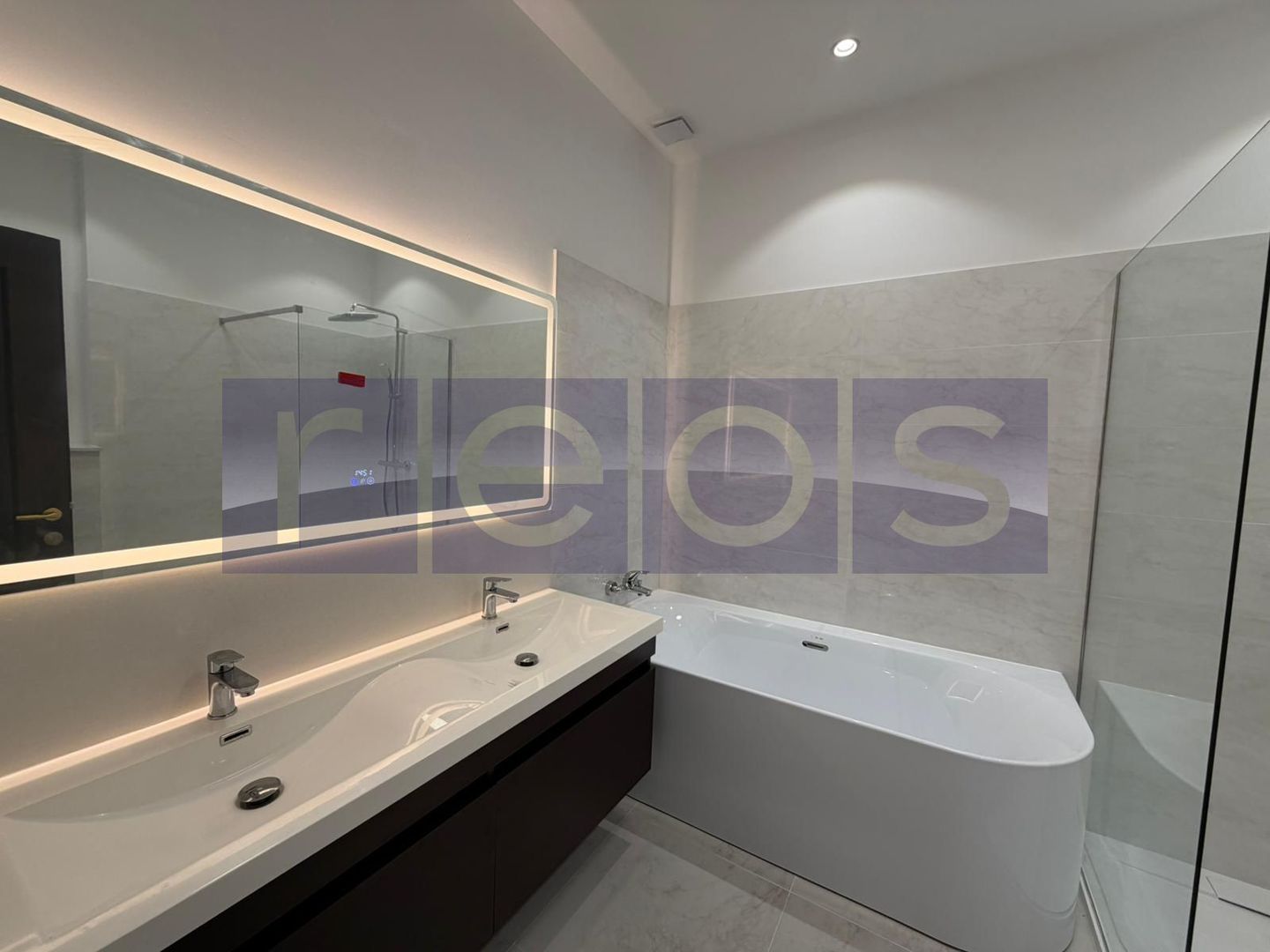 INCHIRIERE 4 CAMERE LUX | 200MP | NEMOBILAT | LOC PARCARE | VEDERE LAC - Poză 19