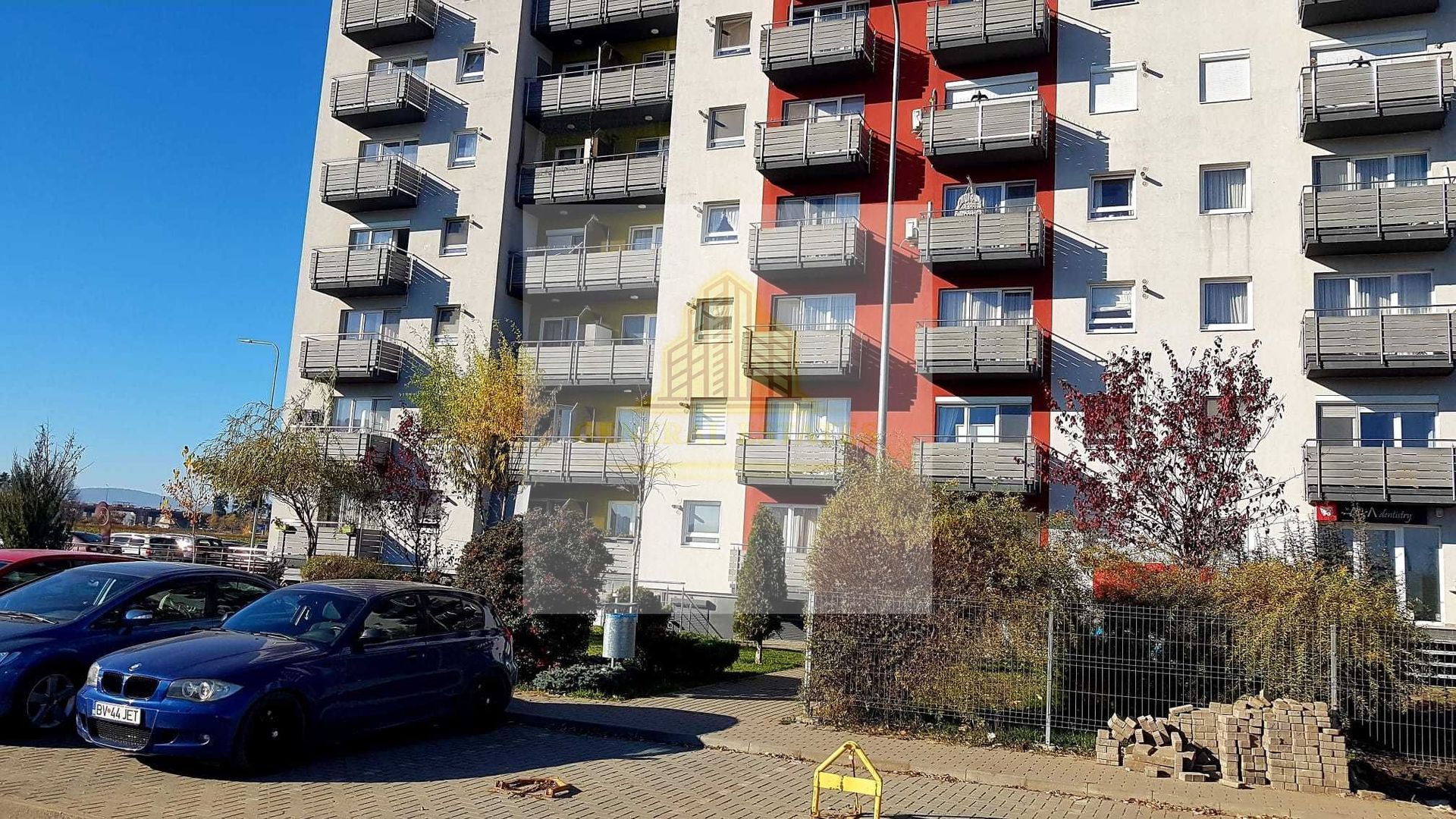 Vand apartament 2 camere - Poză 1