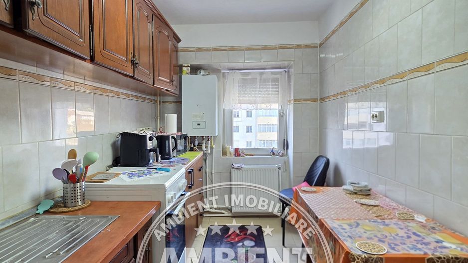 APARTAMENT CU 3 CAMERE, 75 MP, MOBILAT ȘI UTILAT – VASLUI, ULTRACENTRAL; - Poză 6