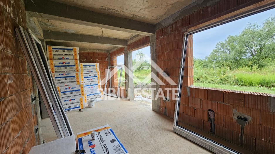 Casa noua 5 camere 3 bai, curte mare - Poză 8