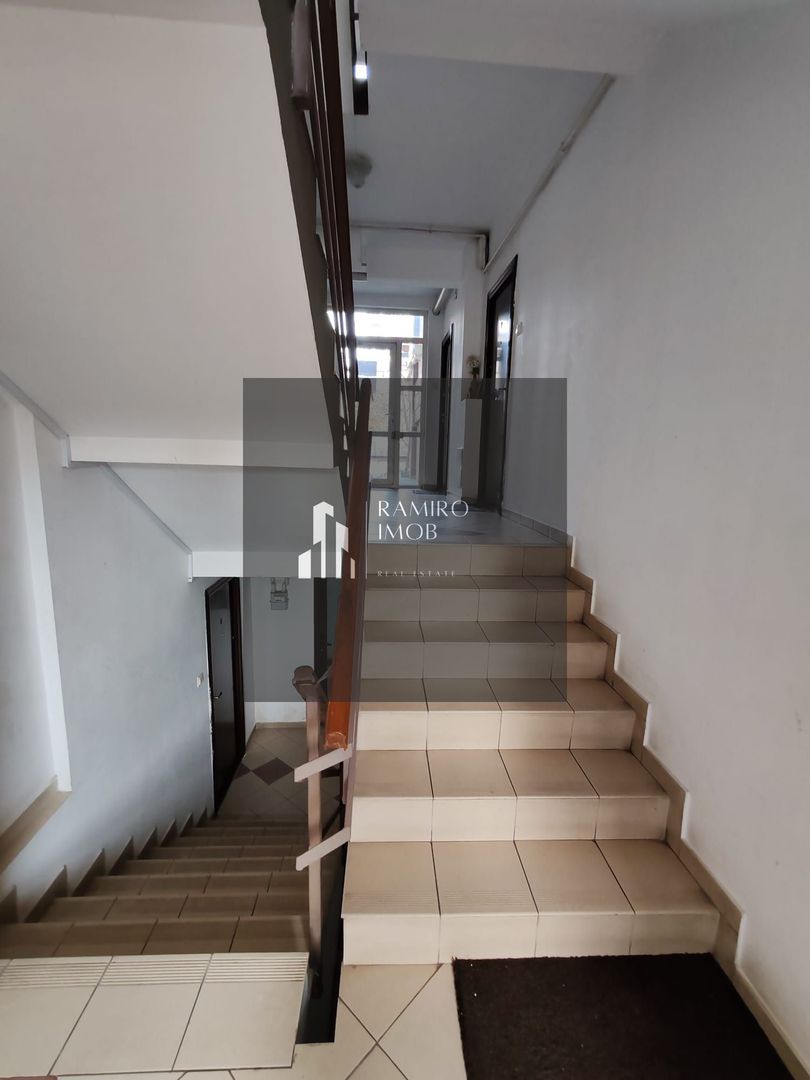 GARSONIERA 30MP, EROII REVOLUTIEI - Poză 14