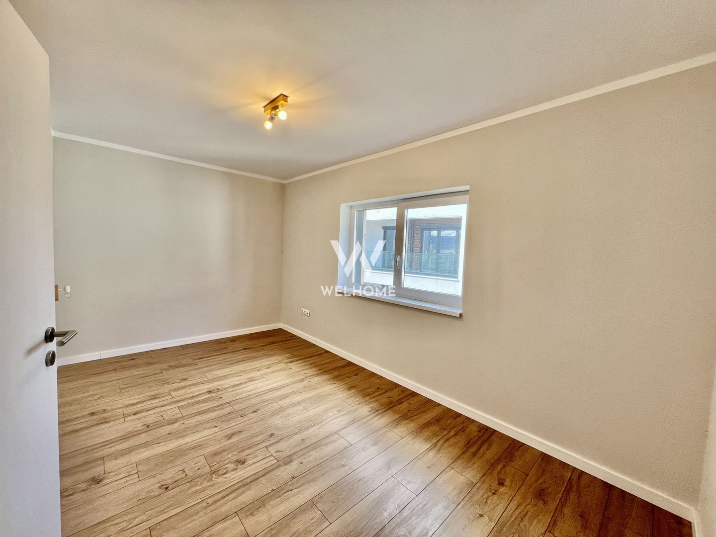 Apartament 3 camere, 2 bai, balcon, aer conditionat - finisat la cheie - Poză 2