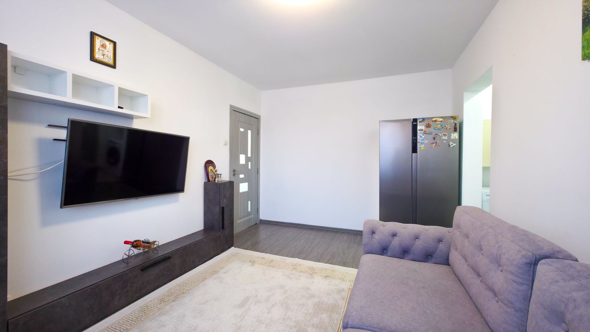 Apartament 3 camere Renovat Drumul Taberei Parc Metrou Raul Doamnei - Poză 4