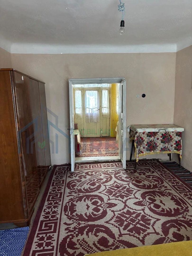 Casă de locuit cu 4 camere de vânzare în centrul satului, comuna Bivolari - Poză 4