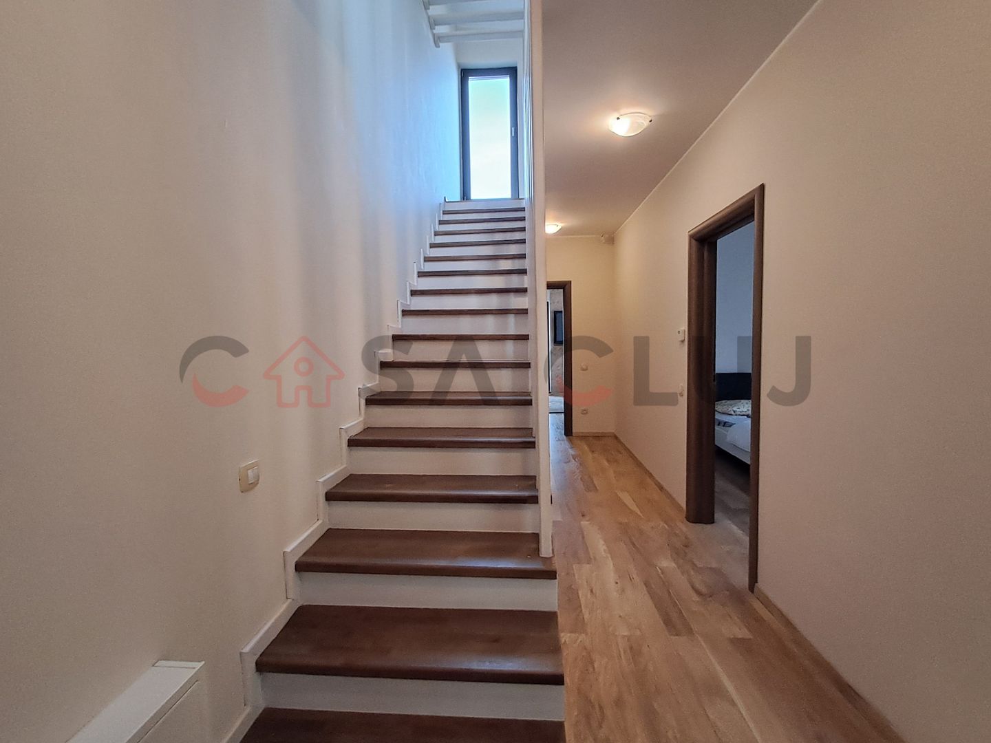 Duplex  La Cheie, 4 camere, 170 mp utili –Cartierul Europa!! - Poză 8
