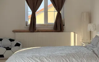 Casă spațioasă și elegantă cu teren  – Sânpetru - Poză 13