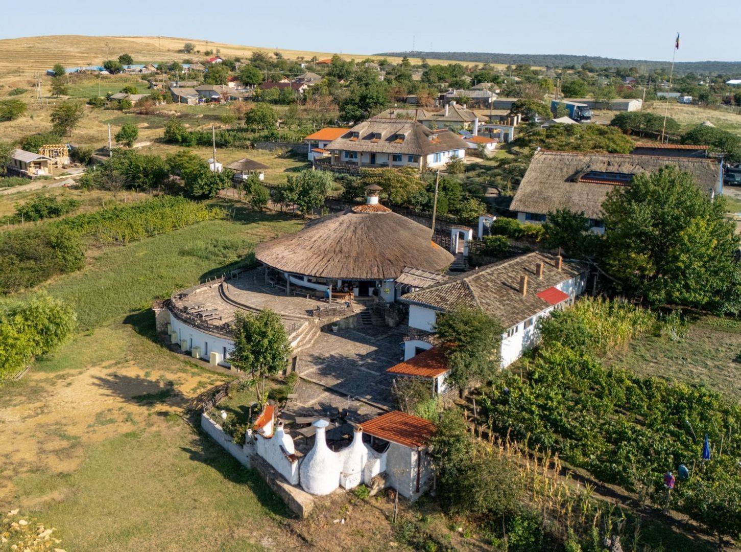 Complex turistic de vanzare in Enisala / Tulcea - Poză 12