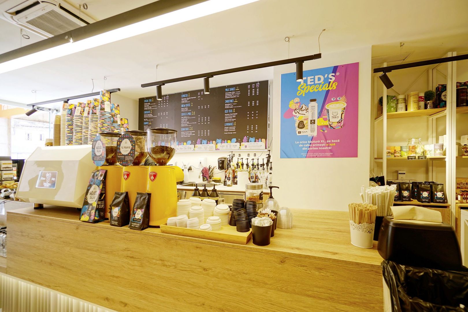 Spatiul comercial Piata Romana ,la coloane - Poză 13