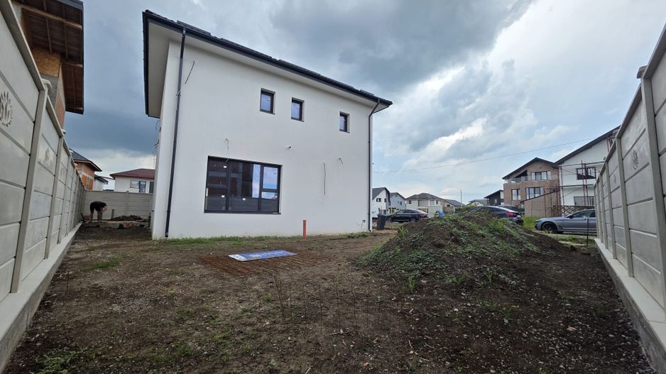 Vilă individuală în Tunari – 5 camere, curte privată - Poză 31