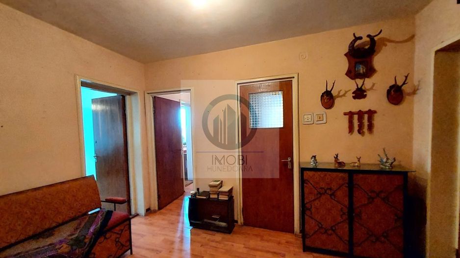 Apartament 3 camere decomandat 80mp Deva – str. Titu Maiorescu, parter - Poză 1