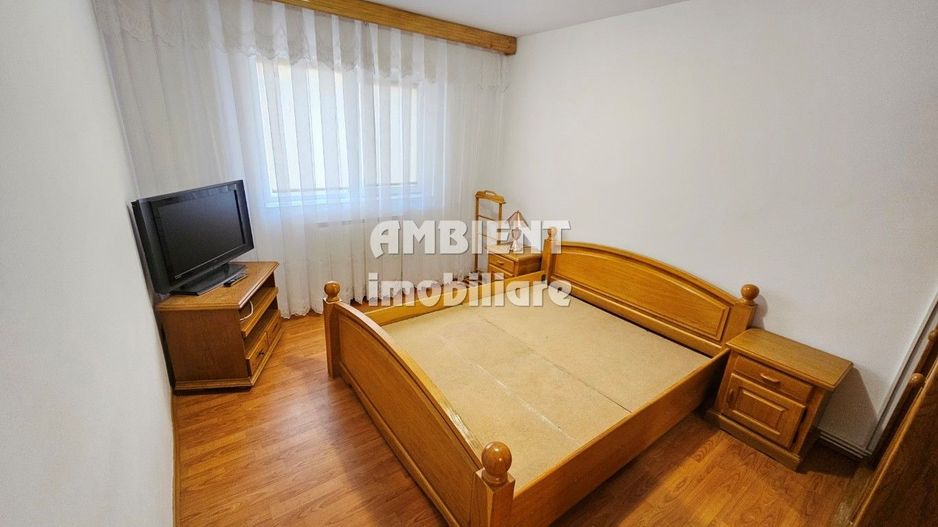 Apartament cu 3 camere, etaj 1, zona CENTRU; - Poză 6