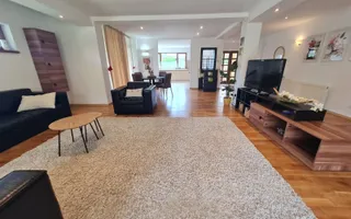 Vila spațioasă și recent renovată în Ghiroda! - Poză 60