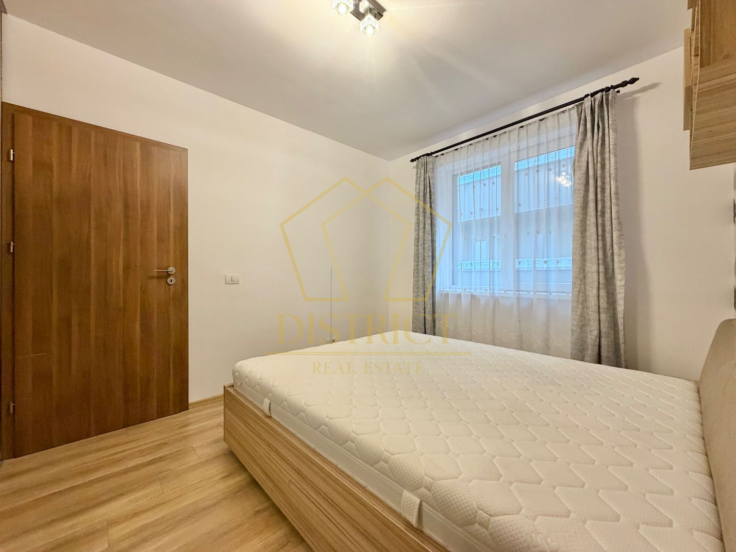 Apartament cu 2 camere mobilat, decomandat la etajul 1 in Giroc langa Penny. - Poză 8